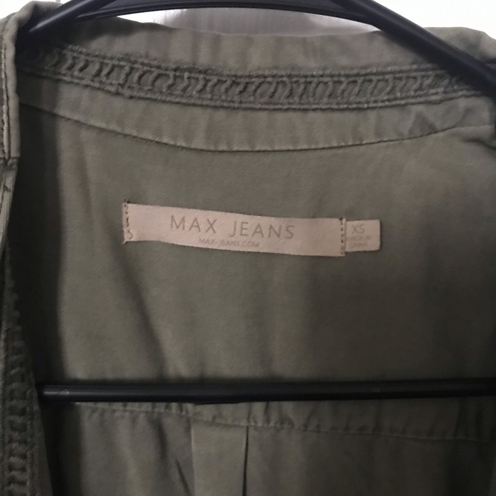 Vest - Picture 3 of 4